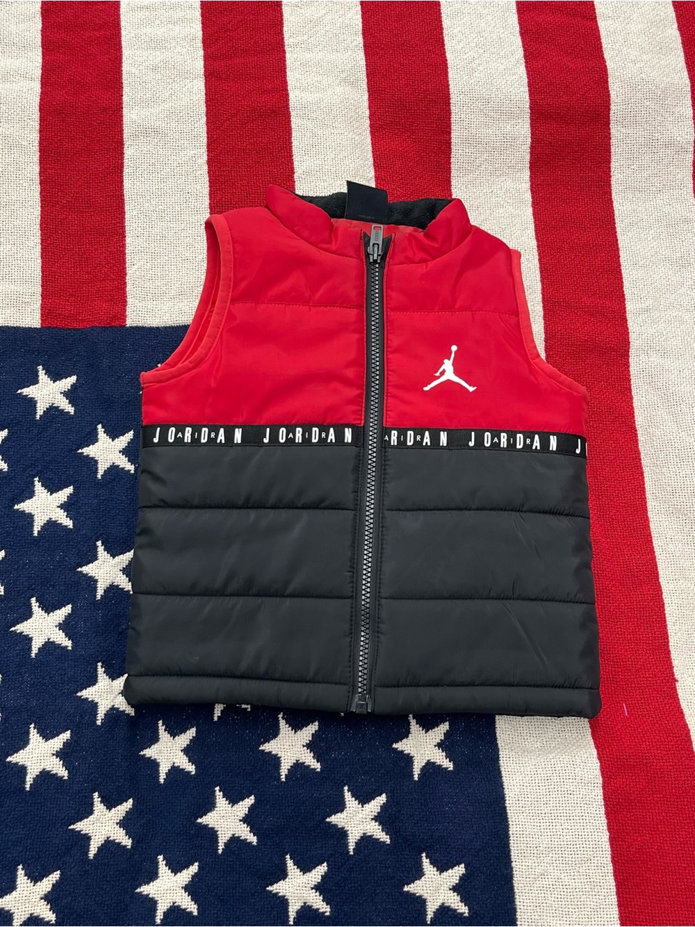 Jordan Kids Red and Black Puffer Vest with Jumpman Logo Boys Size 24 Months
